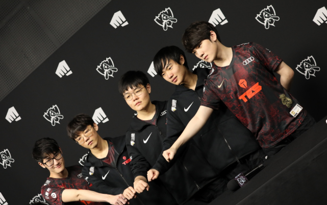 A赛场上取 A赛场上取