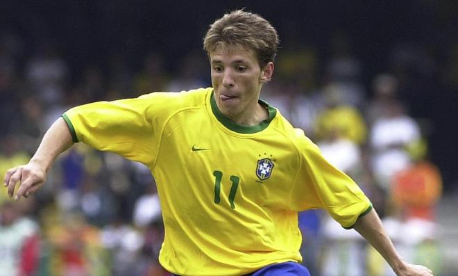 2杆高居榜 2杆高居榜